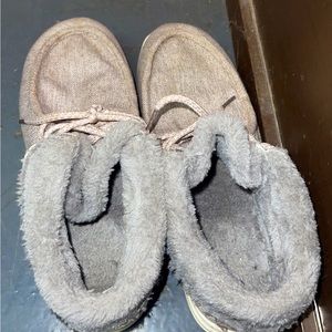 Off brand hey dudes size 7 or 8